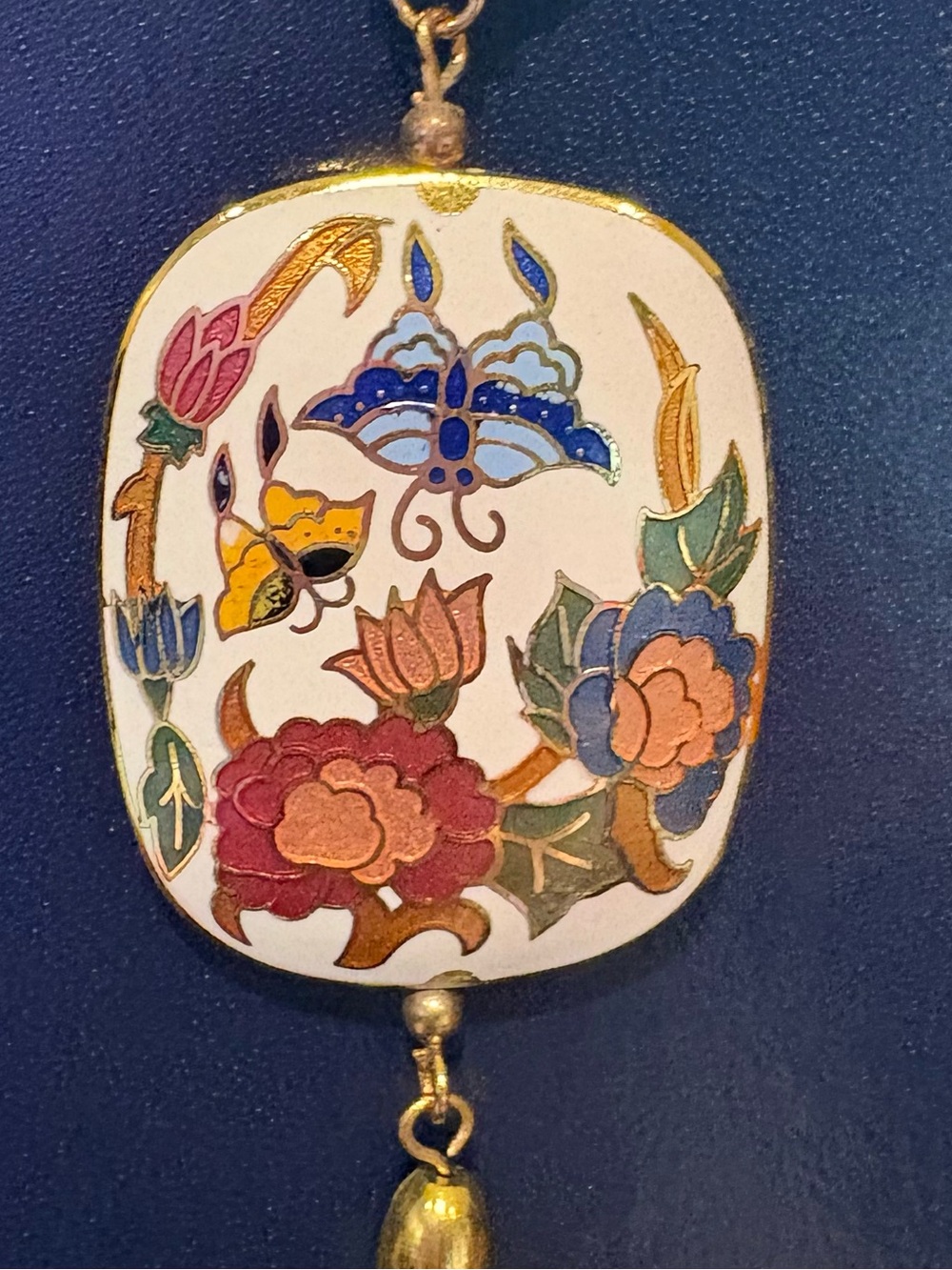 White Vintage Cloisonné Floral Enamel Pendant Necklace with Tassel